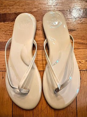 Solei Sea Indie Flip Flop Sandals Patent Nude